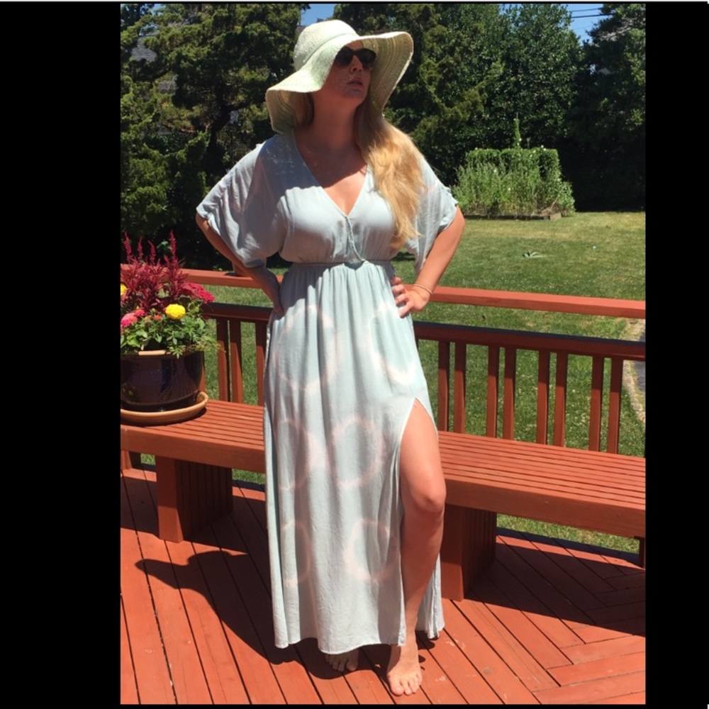 Lulu’s sage seafoam green maxi dress in M